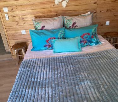 Putot-en-Auge Bed & Breakfast | Le Chalet BLEU - Tout Bonnement Bien