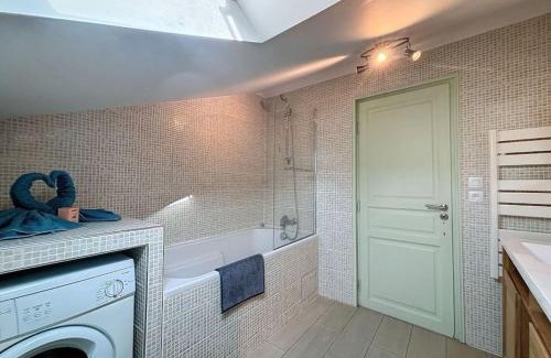 Saint-Etienne Apartment | Le chalet des Carmes - Charmant T4 Hypercentre