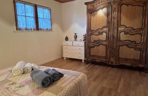 Saint-Offenge-Dessous Bed & Breakfast | Le chalet st hubert