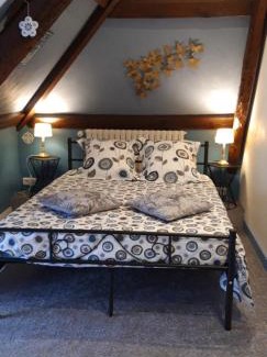 Le Vast Bed & Breakfast | LE CHALET SUISS - Chambre Santorin