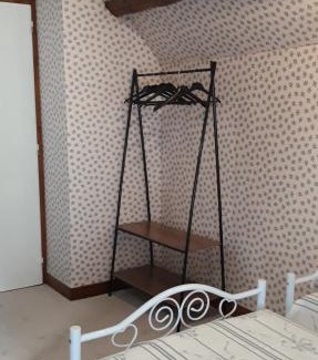 Le Vicel Bed & Breakfast | LE CHALET SUISSE - Chambre aux fleurs
