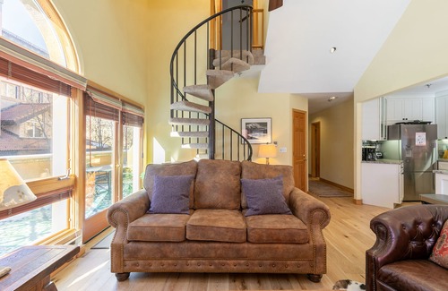 Mountain Village Condo | Le Chamonix D by AvantStay | In Mountain Village, Close to Gondola & Skiing
