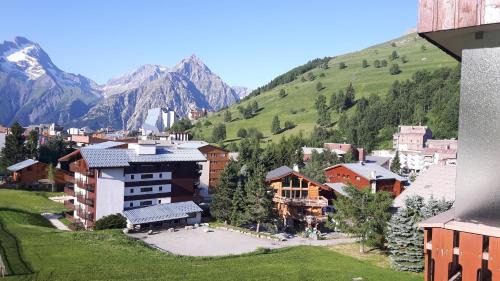 Mont-de-Lans Apartment | Le Champame