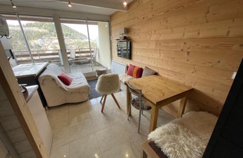 Le Sauze Apartment | le champas centre station lit queen size