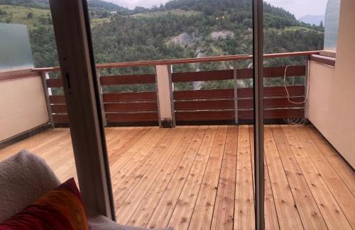 Le Sauze Apartment | le champas centre station lit queen size
