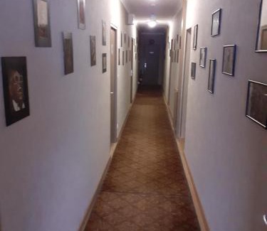 Alencon Hotel | Le Chapeau Rouge