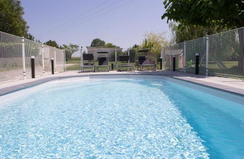 Saint-Fort-sur-Gironde Bed & Breakfast | Le Charhido