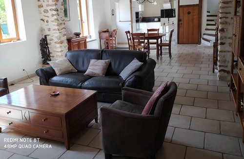 Chamigny House | Le Charme D'une Authentique Maison de Campagne Avec Piscine