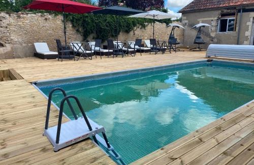 Saint-Pierre-le-Moutier Hotel | LE CHARME DE ST PIERRE