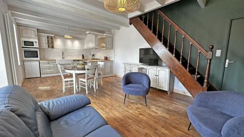 Saint-Mathieu House | Le charron