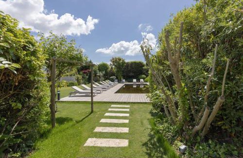 Saint-Clement-des-Baleines Hotel | Le Chat Botté