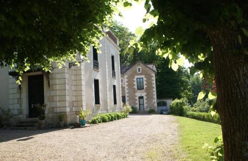 Mosnes Bed & Breakfast | Le Chateau de la Barre