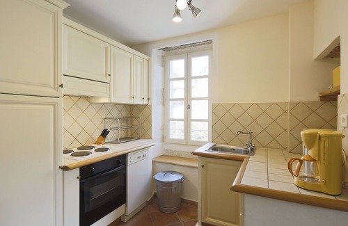 Cadenet Apartment | Le Chef d'Escadron