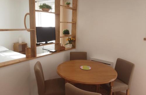Aubres Apartment | Le chemin de Bruniele
