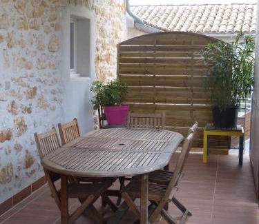 Vallon-Pont-d'Arc Apartment | le chemin des pouzes