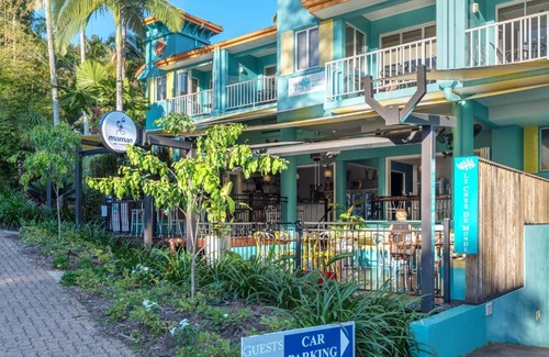 Port Douglas Apartment | Le Cher Du Monde Adults Only