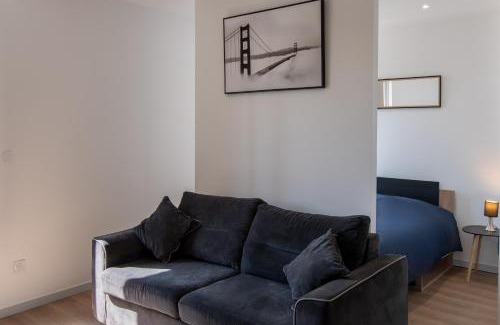 Saint-Chamond Apartment | LE CINEMA 202 Proche commodités - Stationnement gratuit