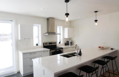 Ste. Foy Villa | Le Citadin - Maison neuve moderne & ensoleillée