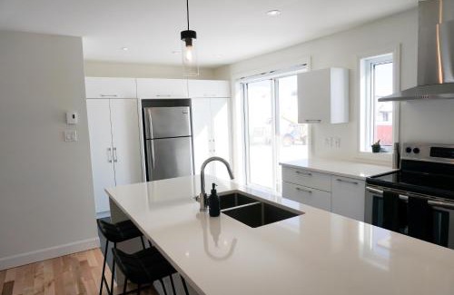 Ste. Foy Villa | Le Citadin - Maison neuve moderne & ensoleillée