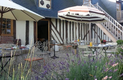 Saint-Pierre-Azif House | Le Clos Aux Masques - Chambres d'hôtes