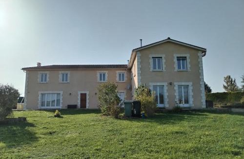 La Celle-sous-Gouzon Bed & Breakfast | Le clos de bourdeilles chambre 3 avec wifi