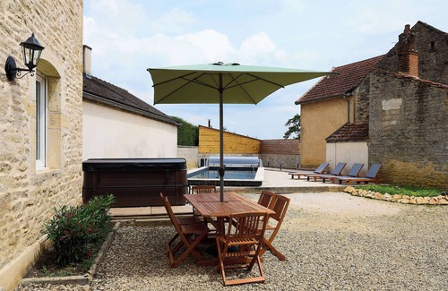 Ladoix-Serrigny House | Le Clos de la Côte-d'Or 4-star gîte in Ladoix-Serrigny, near Beaune