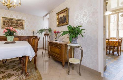 Tanlay House | Le Clos de Tweed