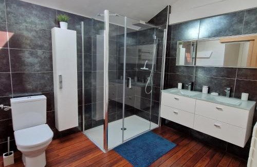 Scorbe-Clairvaux House | Le Clos des Champis