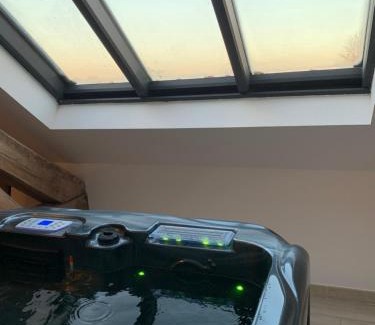 Treuzy-Levelay Bed & Breakfast | LE CLOS DES LYS - Chambres avec jacuzzi - Nemours