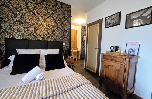 Perouges House | le clos des roses