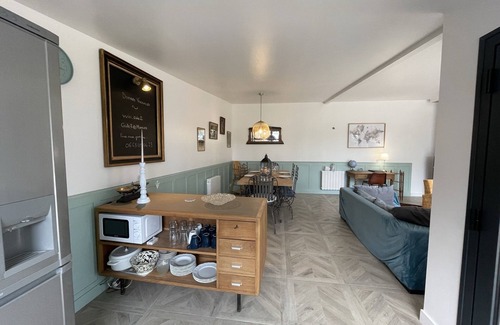 Bernieres-sur-Mer House | Le clos du cèdre 250 m from the sea, garden and wood-burning stove