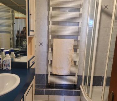 Bourg-de-Thizy Hotel | Le Clos Fleuri
