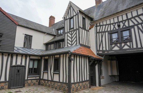 Saint-Valery-sur-Somme Apartment | Le Clos de St Val 6 - L'harmonie Parfaite Entre Histoire et Confort