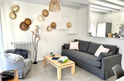 Montlouis-sur-Loire House | Le clos jasmin - quartier historique de Montlouis