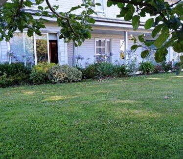 Saint-Loup-Hors Bed & Breakfast | Le Clos Louisiane