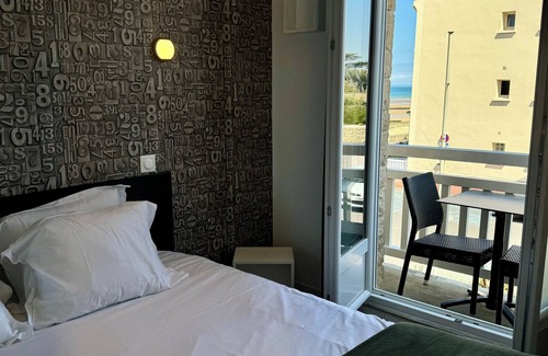 Saint-Regnobert-de-la-Cote-de-Nacre Hotel | Le Clos Normand