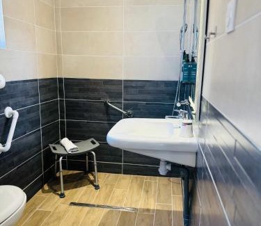 Saint-Regnobert-de-la-Cote-de-Nacre Hotel | Le Clos Normand