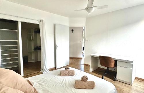 Bourg-les-Valence Apartment | Le Cocon Bourcain