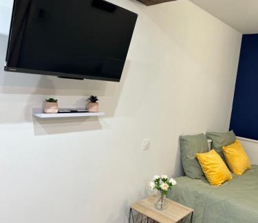 Montlucon Apartment | Le Cocon - Centre ville - Climatisé