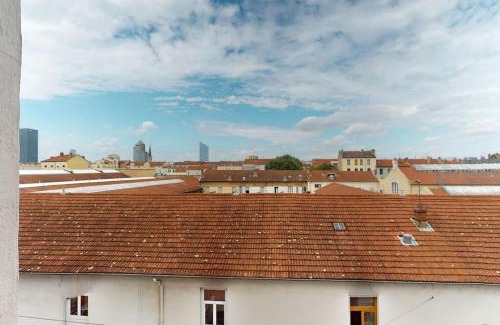 Republique - Tolstoi Apartment | Le Cocon dans les Nuages