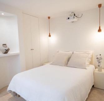 Quartier de la Porte-Saint-Denis Apartment | Le cocon parisien by ecoflats