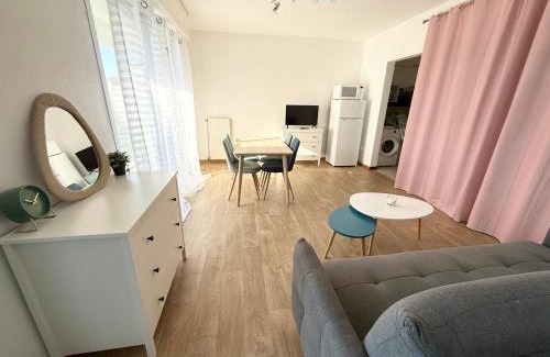 Merignac Apartment | Le Cocon Urbain Balcon & Parking Privé