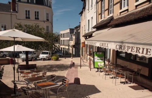 Vierzon Apartment | Le Cocon Violet - Vierzon - Wifi et Parking Inclus