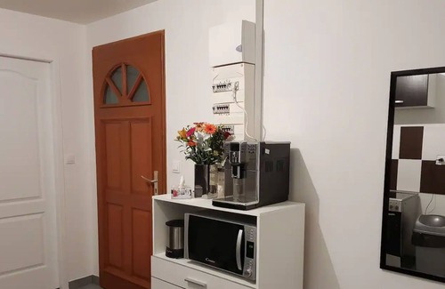 Vierzon Apartment | Le Cocon Violet - Vierzon - Wifi et Parking Inclus