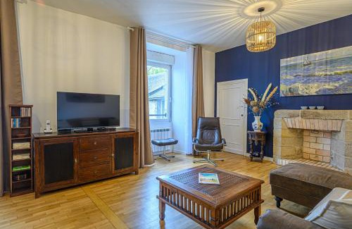 Auray Apartment | Le Coeur d'Auray - Magnifique Appartement avec parking privé