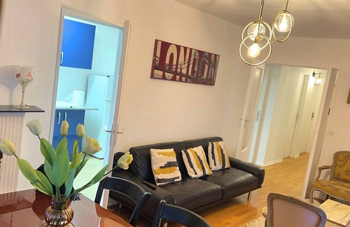 Colombes Apartment | Le Colombier