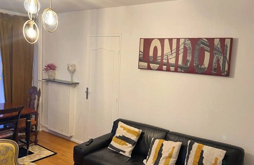 Colombes Apartment | Le Colombier