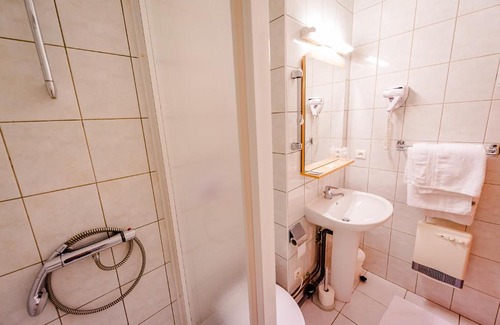 Dompaire Hotel | Le Commerce