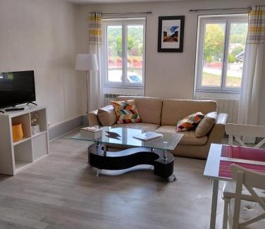 Fleurey-sur-Ouche Apartment | Le comptoir du canal 2