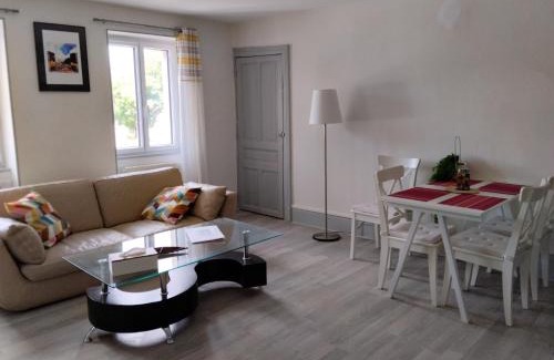 Fleurey-sur-Ouche Apartment | Le comptoir du canal 2